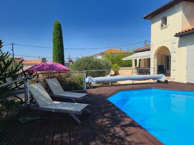 Maison - 229 m² - 8 pièces