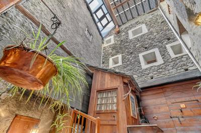 Maison chambre d'hôtes - 438 m² - 12 pièces