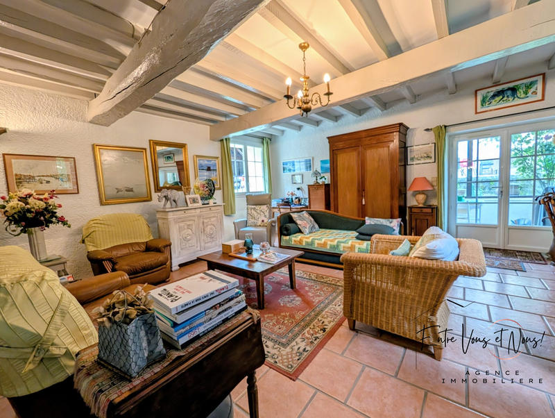 Maison - 290 m² - 9 pièces