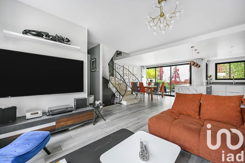 Maison - 162 m² - 8 pièces