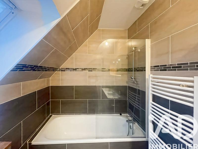 Maison - 101 m² - 6 pièces