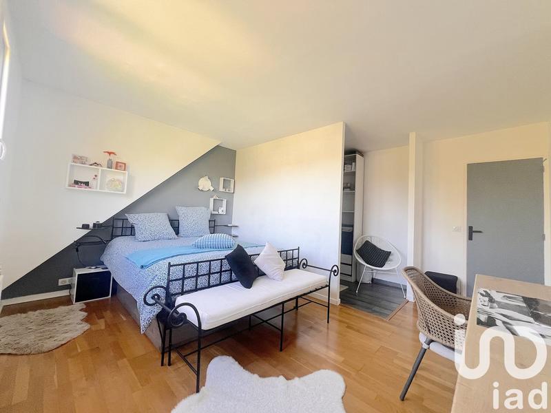 Maison - 214 m² - 8 pièces