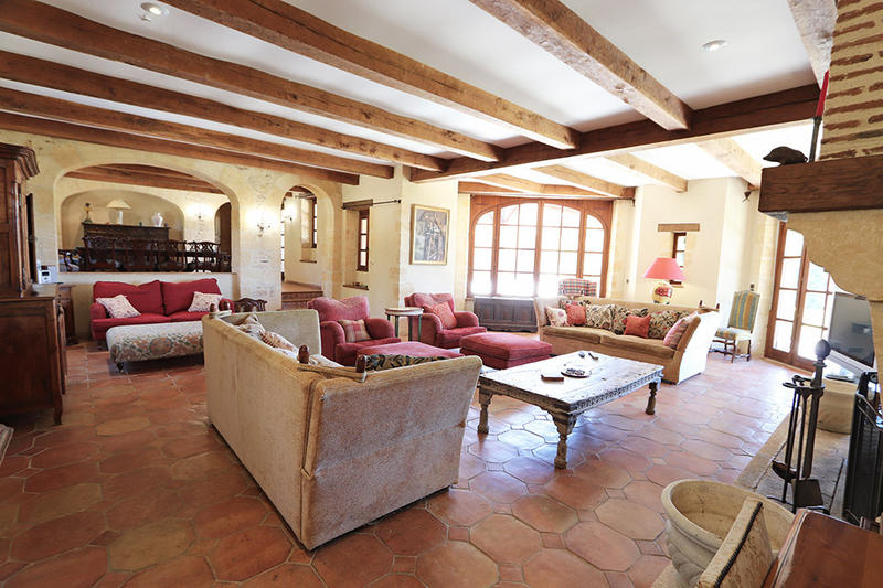 Demeure - 755 m² - 25 pièces