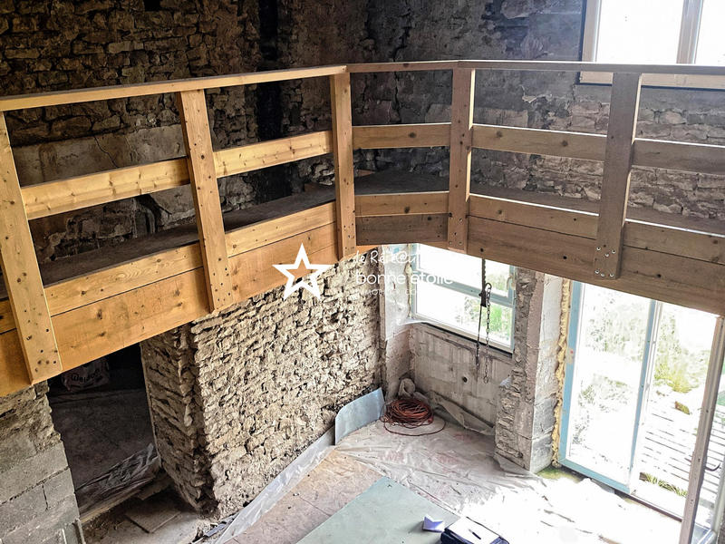 Maison - 230 m² - 8 pièces