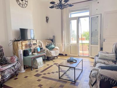 Maison - 90 m² - 5 pièces