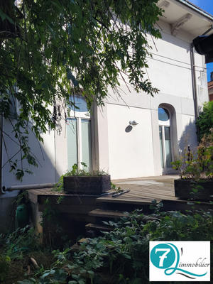 Maison - 200 m² - 10 pièces