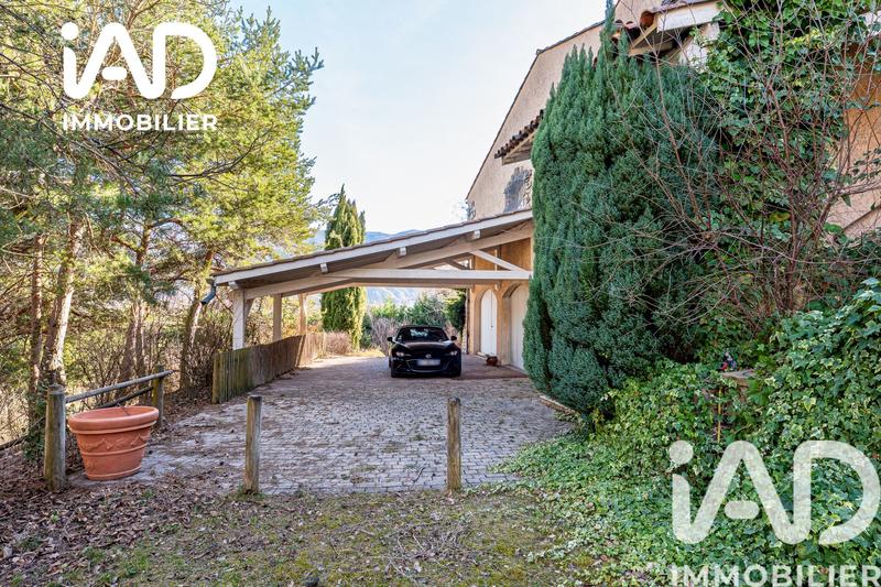 Maison - 250 m² - 5 pièces
