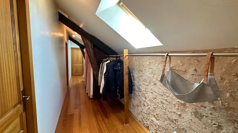 Maison - 222 m² - 5 pièces