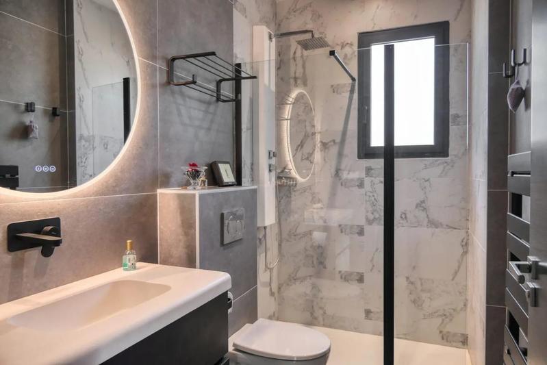 Maison - 200 m² - 7 pièces