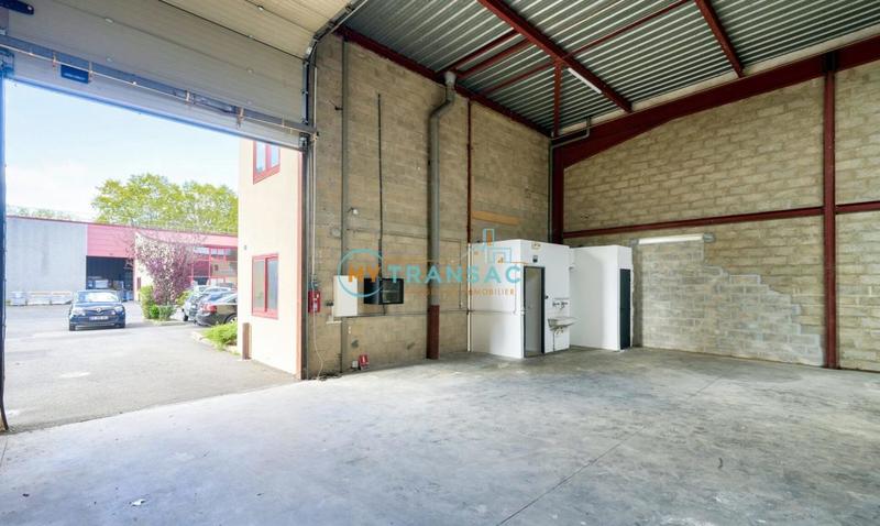 Local d'activités - 380 m²
