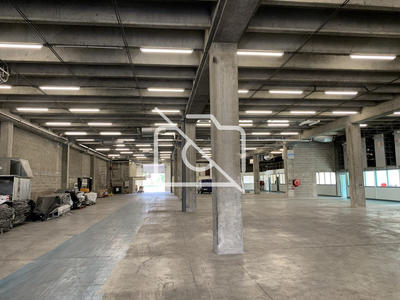 Entrepôt - 2 454 m²