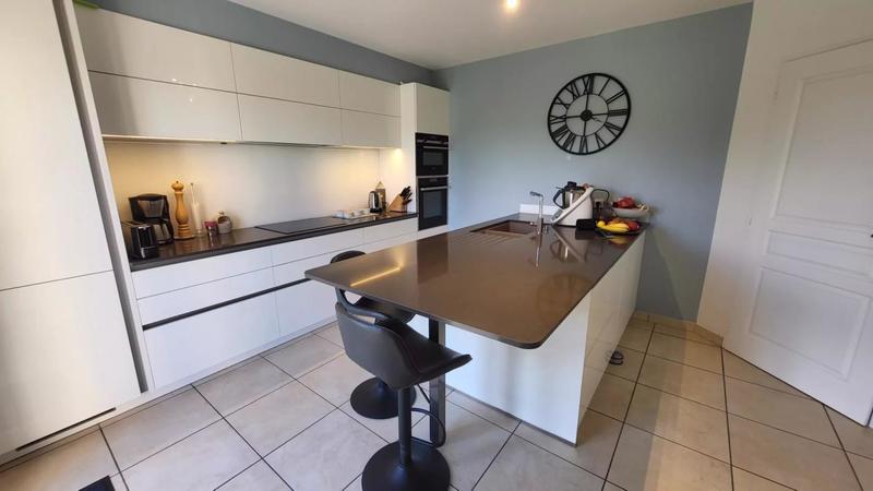 Propriété - 204 m² - 5 pièces