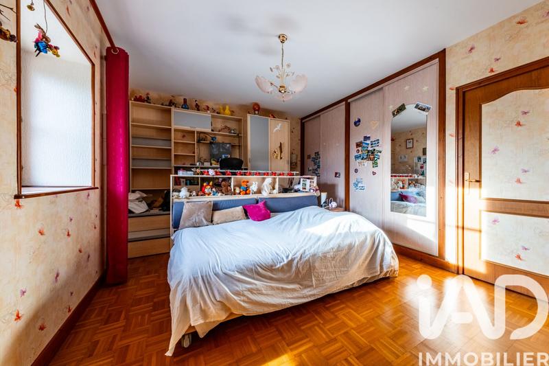 Maison - 265 m² - 9 pièces