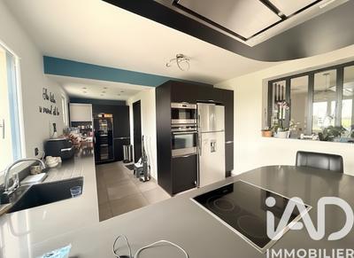 Maison - 147 m² - 8 pièces