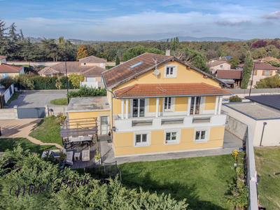 Maison - 200 m² - 7 pièces