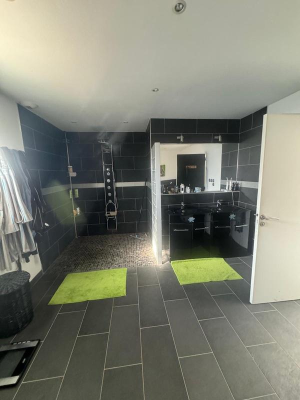 Maison - 166 m² - 5 pièces