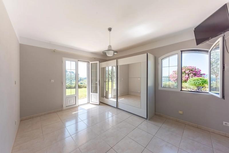 Maison - 188 m² - 7 pièces