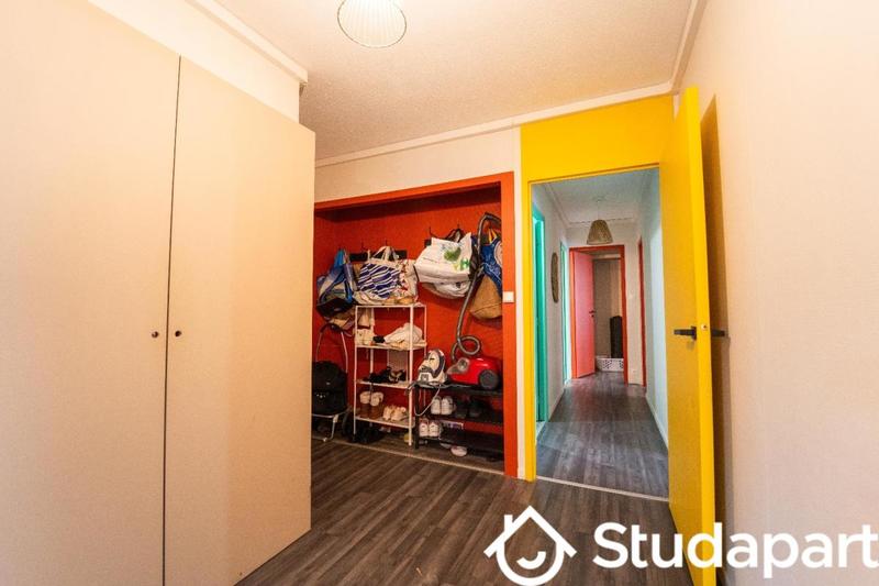 Chambre - 11 m² - 1 pièce