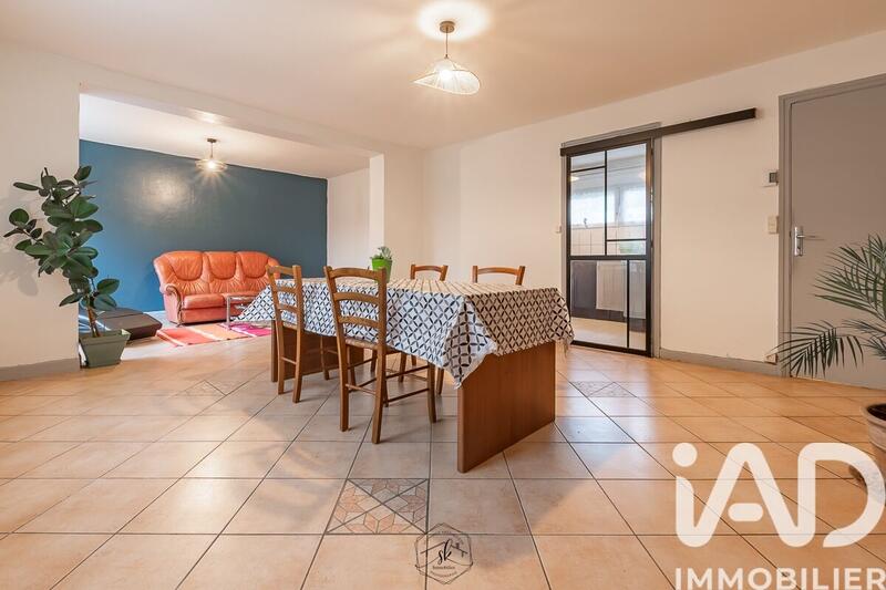 Maison - 90 m² - 5 pièces