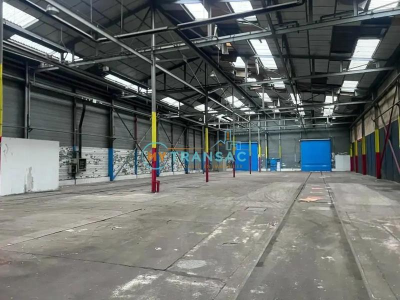 Local d'activités - 1 600 m²