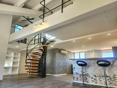 Maison - 180 m² - 6 pièces