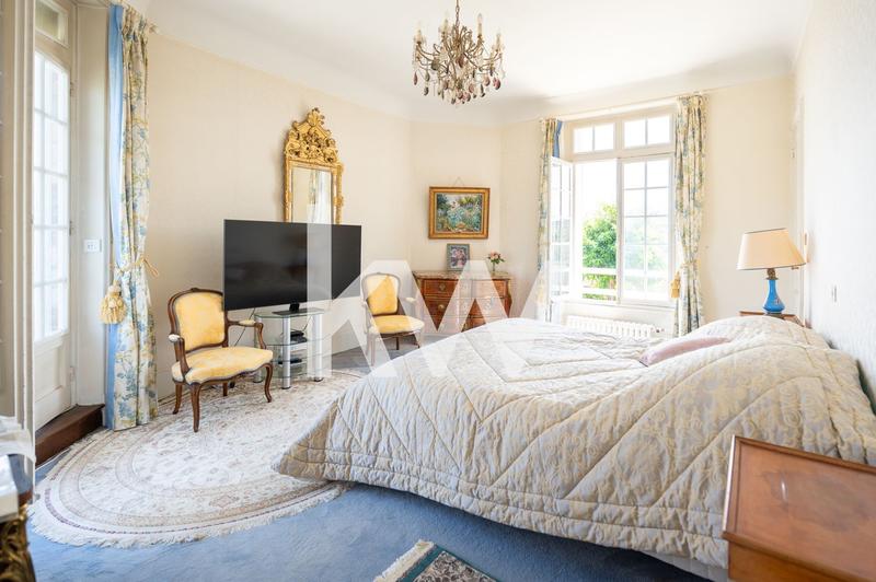 Maison - 172 m² - 8 pièces