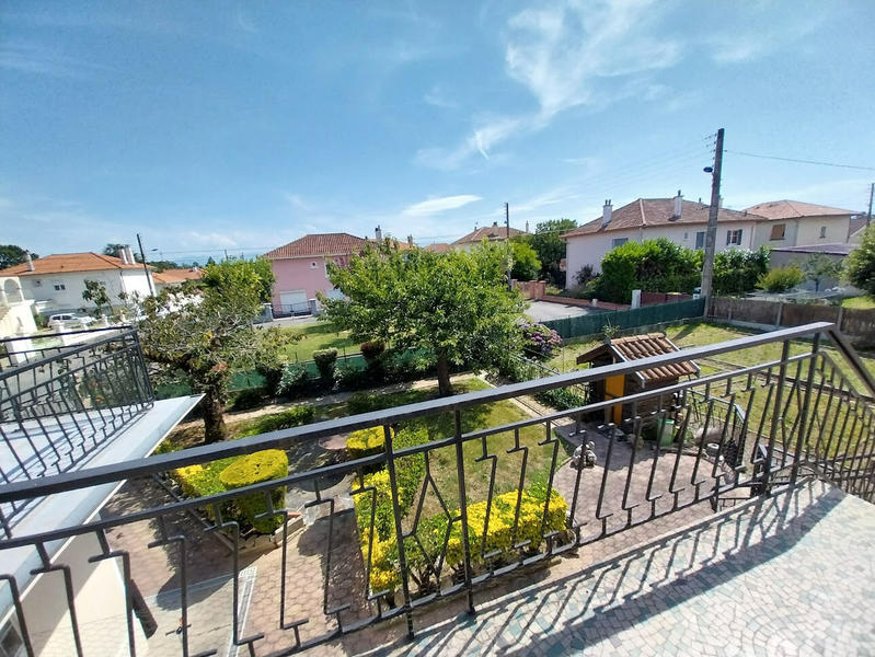 Maison - 180 m² - 8 pièces