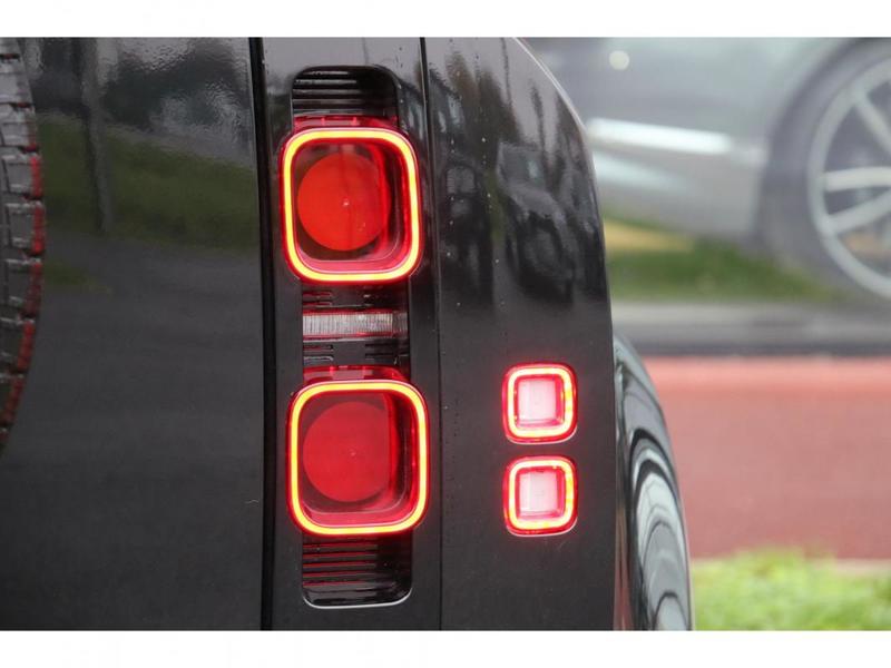 Land Rover Defender P300e Phev X-Dynamic Hse