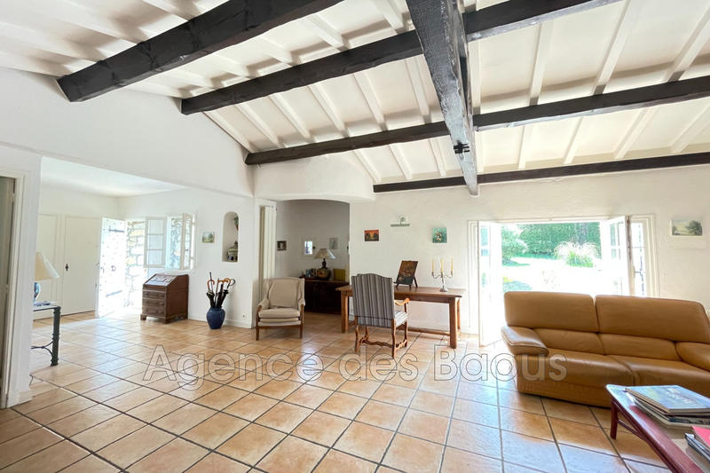 Propriété - 190 m² - 6 pièces