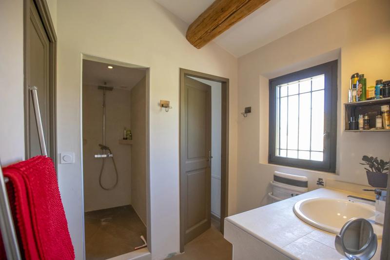 Maison - 240 m² - 9 pièces