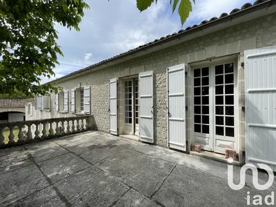 Maison - 222 m² - 7 pièces