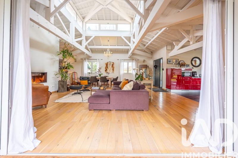 Maison de maîtres - 230 m² - 7 pièces