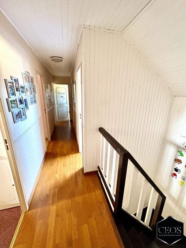 Maison - 180 m² - 8 pièces