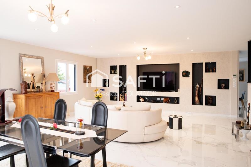 Villa - 222 m² - 6 pièces