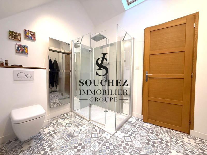 Maison - 250 m² - 8 pièces