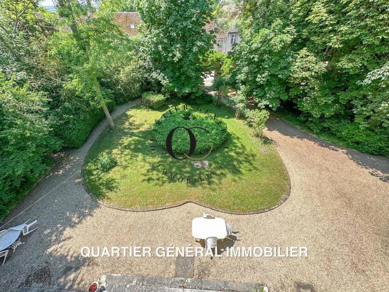 Maison de maîtres - 300 m² - 6 pièces