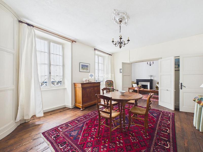 Maison bourgeoise - 196 m² - 12 pièces