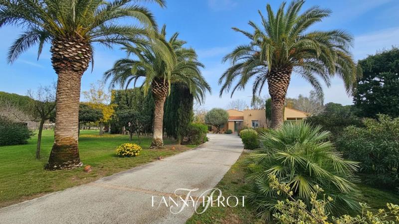 Maison - 220 m² - 6 pièces