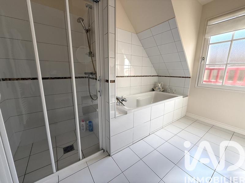 Maison - 200 m² - 7 pièces