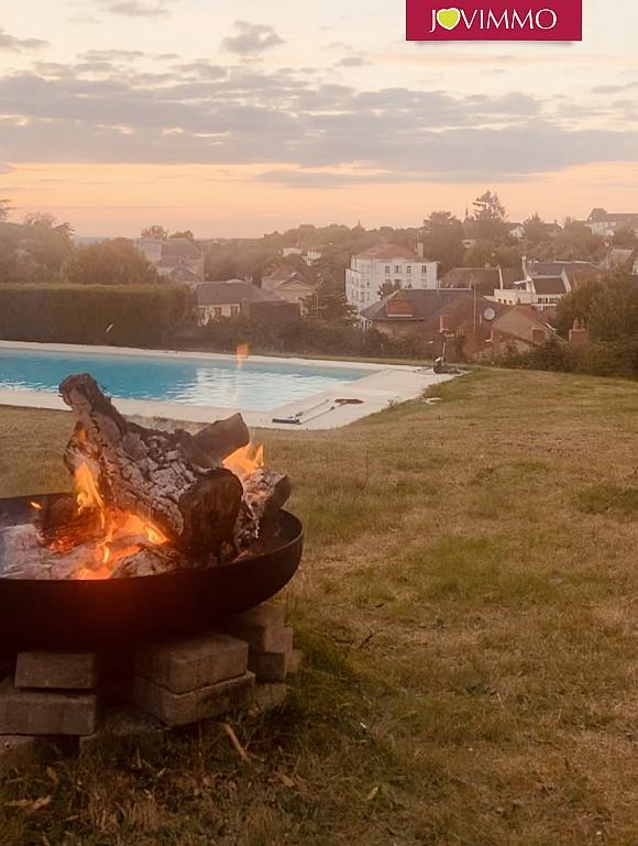 Maison - 254 m² - 10 pièces