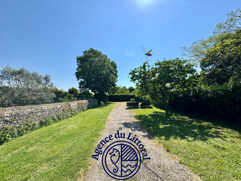 Maison - 210 m² - 8 pièces