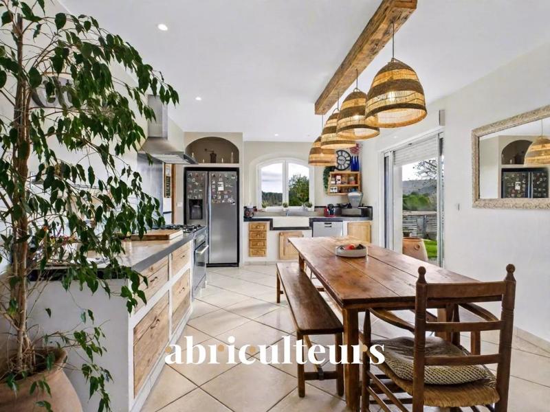 Villa - 170 m² - 5 pièces