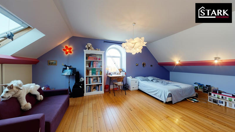 Maison - 209 m² - 7 pièces