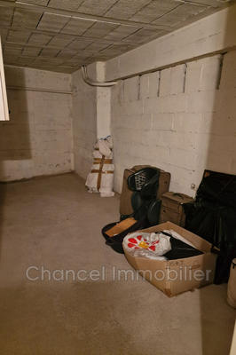 Parking / Garage - 9 m²