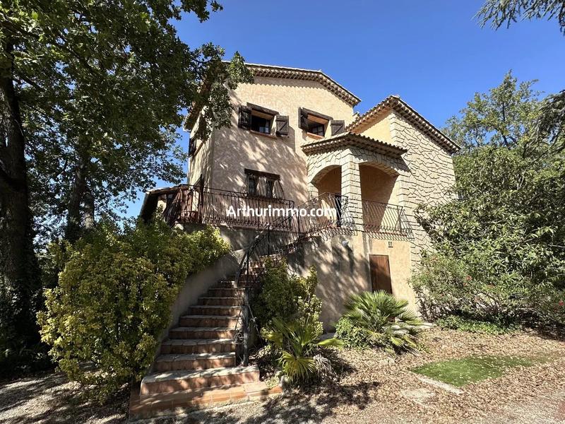 Maison - 290 m² - 12 pièces