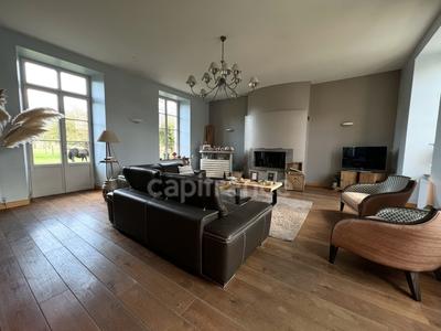 Propriété - 318 m² - 17 pièces