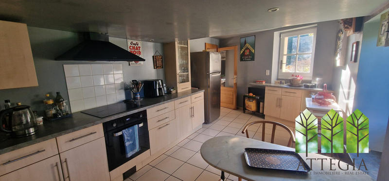 Maison - 180 m² - 6 pièces