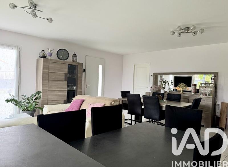 Maison - 90 m² - 5 pièces