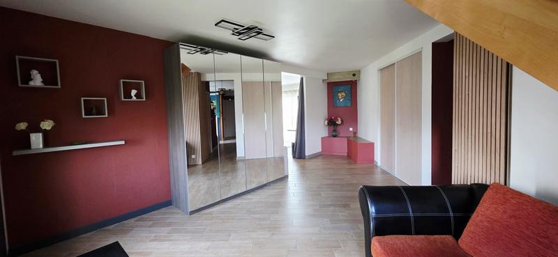 Maison - 288 m² - 10 pièces