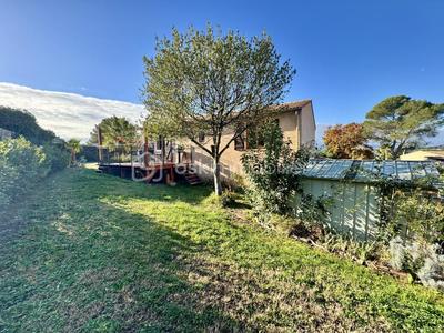 Demeure - 165 m² - 9 pièces